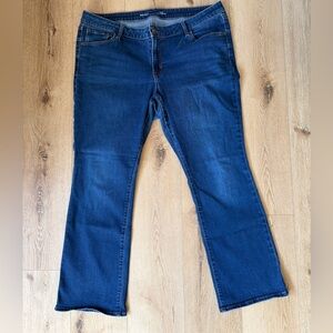 Old Navy Mid rise Kicker Boot Cut Jeans 18